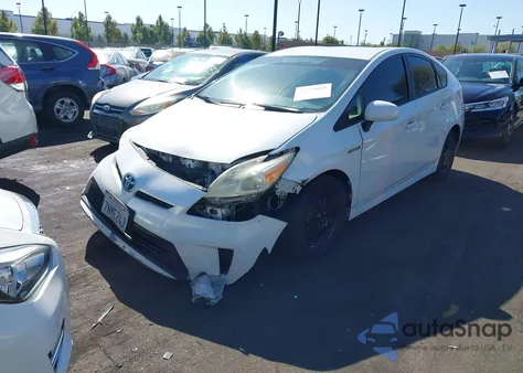 2015 Toyota Prius Three z USA, uszkodzony, nr VIN JTDKN3DU2F0453795